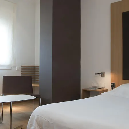 Hotell Montecarlo 4*